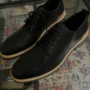 Cole Haan Black & Tan dress shoes
